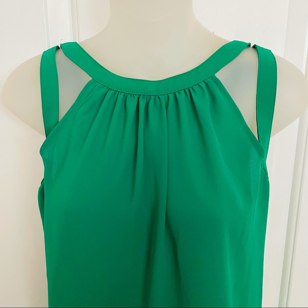 Flowy kelly green Express top